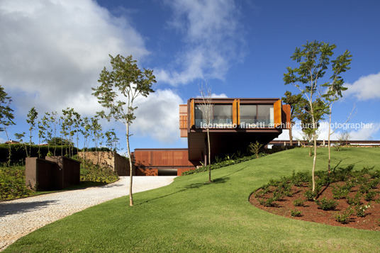 residência fn - quinta da baroneza Bernardes+Jacobsen