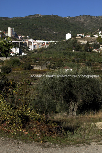 ponte de pedestres sobre a ribeira da carpinteira carrilho da graça