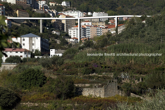 ponte de pedestres sobre a ribeira da carpinteira carrilho da graça