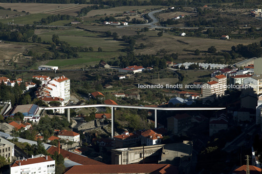 ponte de pedestres sobre a ribeira da carpinteira carrilho da graça