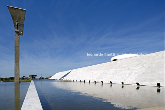 jk memorial oscar niemeyer