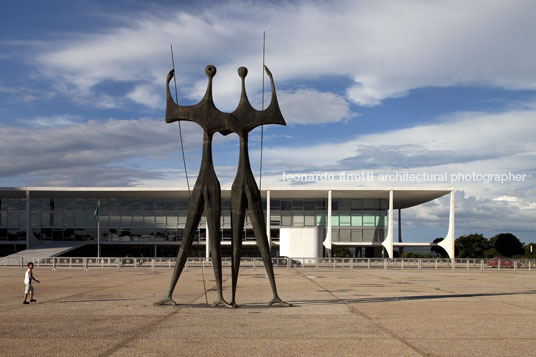 praça dos 3 poderes lucio costa