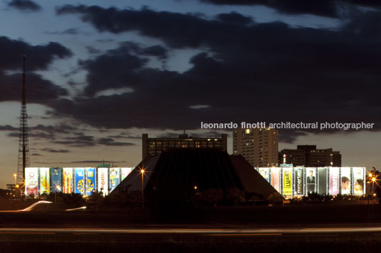 teatro nacional oscar niemeyer