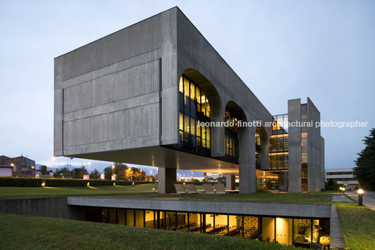 fata headquarters oscar niemeyer