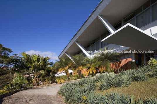 grupo escolar julia kubitschek oscar niemeyer