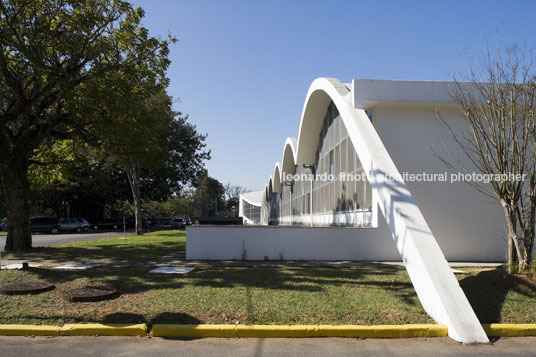 ita library oscar niemeyer