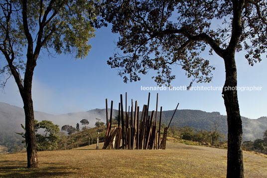 chris burden: beam drop - inhotim chris burden