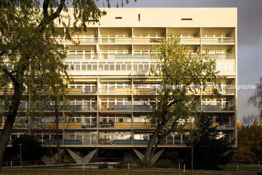 appartment building in hansa oscar niemeyer