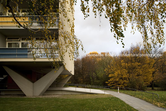 appartment building in hansa oscar niemeyer