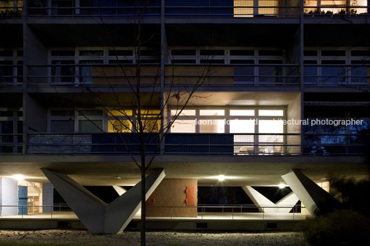 appartment building in hansa oscar niemeyer