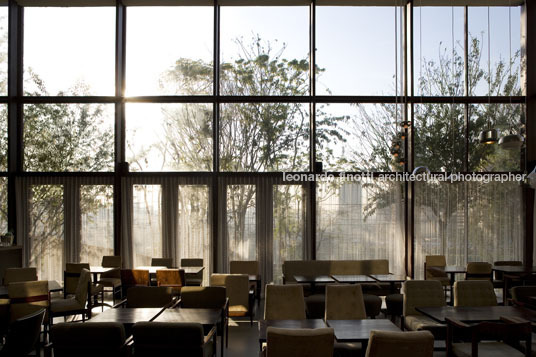 livraria da vila - cidade jardim isay weinfeld