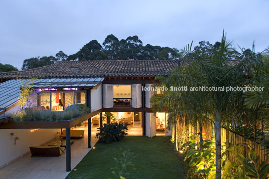 casa ac bernardes+jacobsen