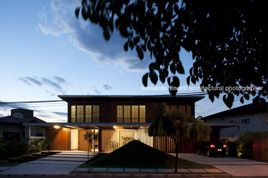 casa jmc bernardes+jacobsen