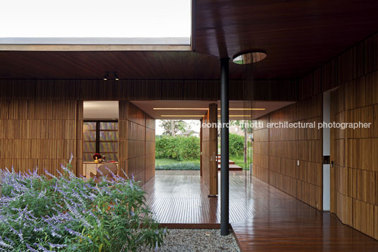 casa ml - fazenda boa vista bernardes+jacobsen