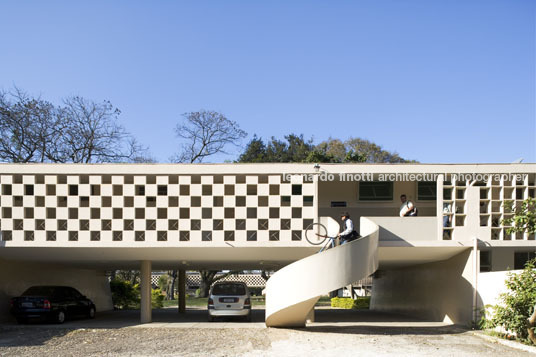 h-10 officers residences at ita oscar niemeyer