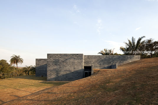 hélio oiticica+neville d’almeida: galeria cosmococa - inhotim arquitetos associados