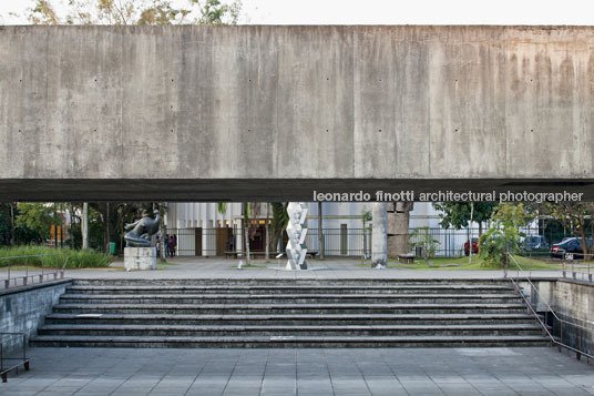 mube paulo mendes da rocha