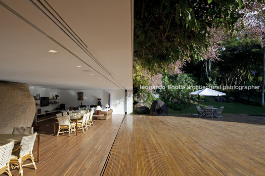 fazenda 3 pedras - pavilhão isay weinfeld