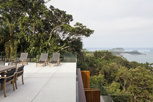 casa rhg - são pedro bernardes arquitetura