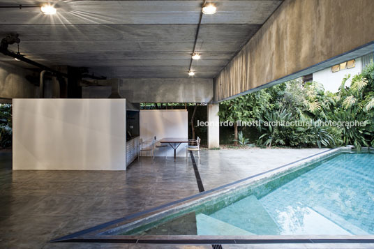 gerassi house Paulo Mendes da Rocha