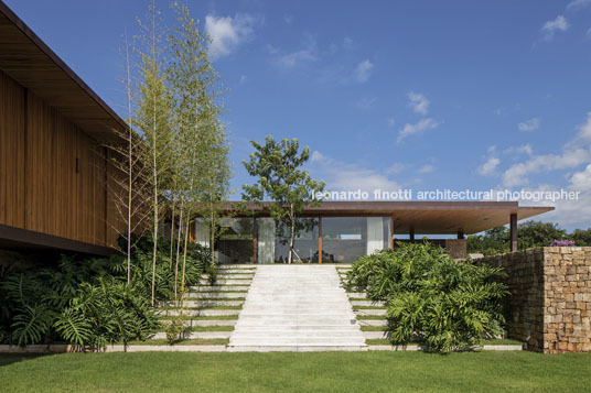 casa fb - fazenda boa vista jacobsen arquitetura