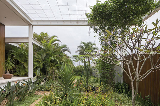 casa aa bernardes arquitetura