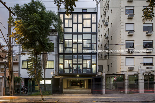 edificio cgb carlos eduardo comas