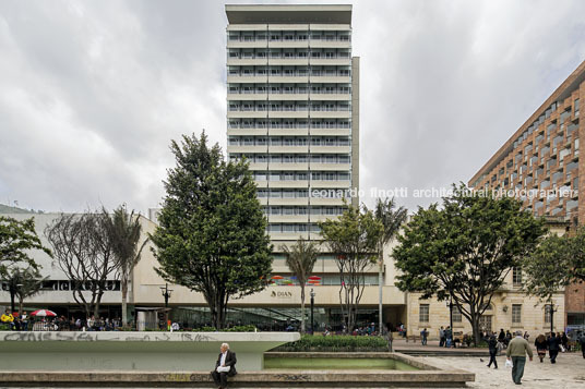 edificio banco central hipotecario germán samper