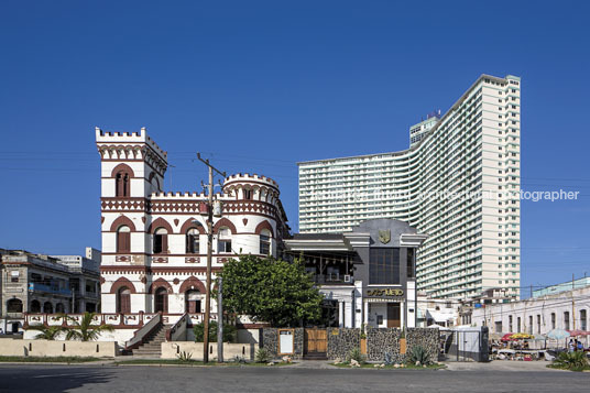 edificio focsa ernesto gómez sampera