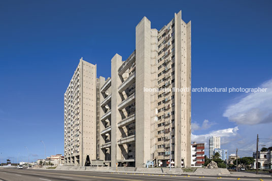 edificio girón antonio quintana simonetti