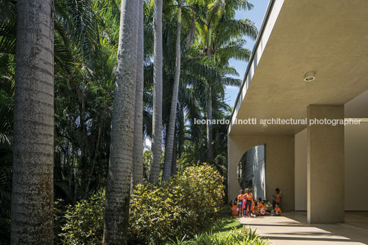 galeria praça - inhotim paulo orsini