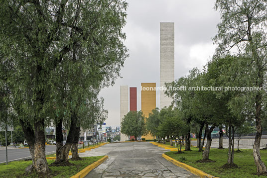 torres de satélite luis barragán