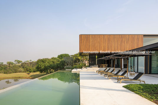 casa rsc - fazenda boa vista jacobsen arquitetura