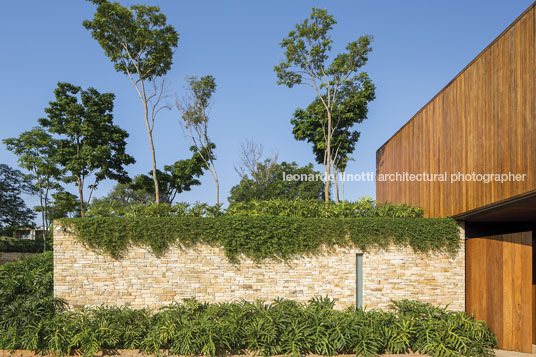 casa rsc - fazenda boa vista jacobsen arquitetura