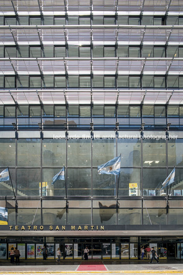 teatro y centro cultural san martín mario roberto álvarez