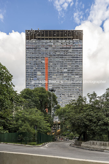 mayo bucher+leonardo finotti: art towards architecture - lama-sp michelle jean de castro