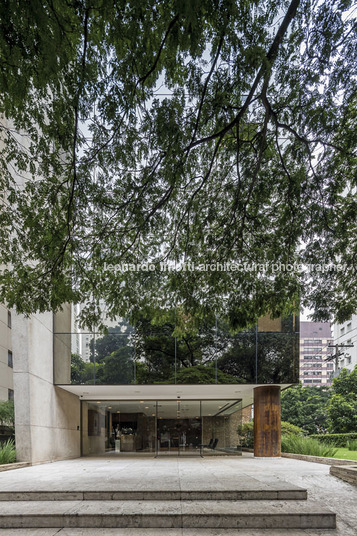 edifício antares isay weinfeld