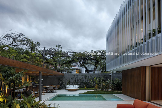 casa jzl bernardes arquitetura