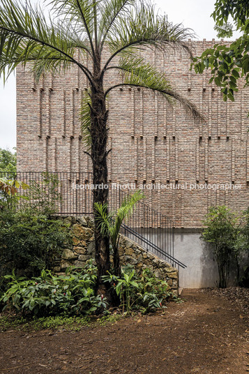 galeria claudia andujar - inhotim arquitetos associados