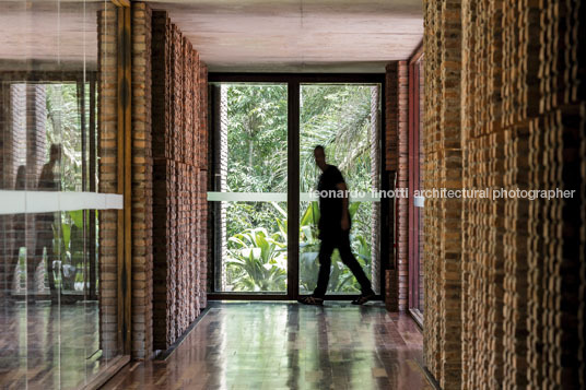 galeria claudia andujar - inhotim arquitetos associados