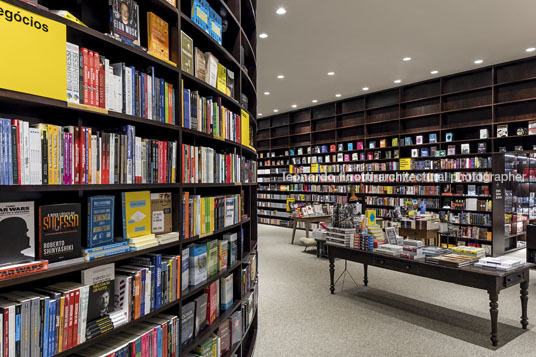 livraria da vila - shopping maia isay weinfeld