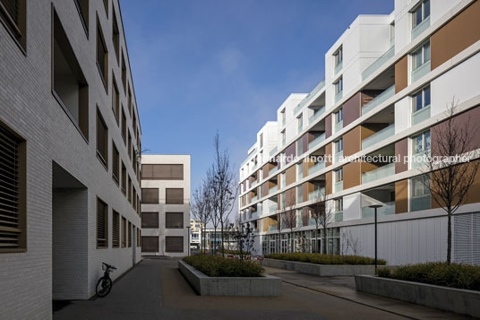 emmi-main office and apartment complex rüssli architekten