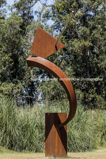 piero atchugarry sculpture park  leonardo noguez