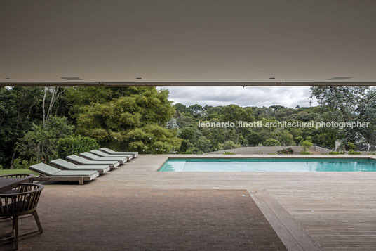 casa hey isay weinfeld