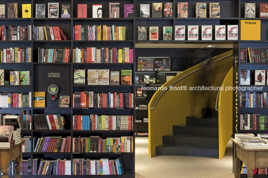 livraria da vila - pátio batel isay weinfeld