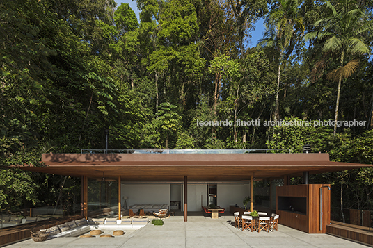 casa rlw - são pedro jacobsen arquitetura