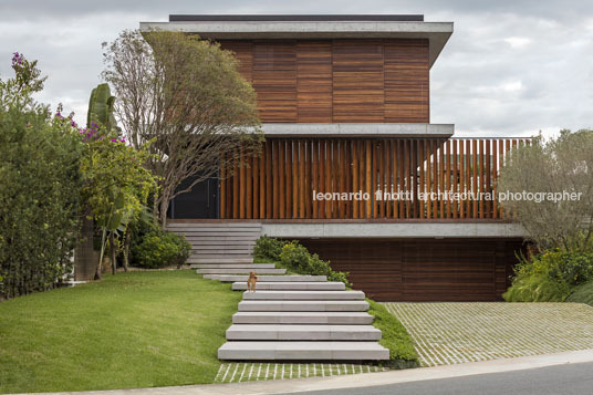 bravos house jobim carlevaro arquitetos