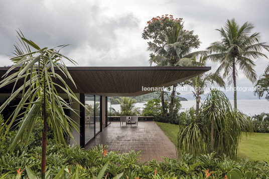 casa ab jacobsen arquitetura