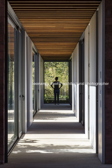 casa terra bernardes arquitetura