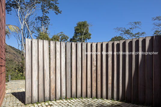 casa terra bernardes arquitetura